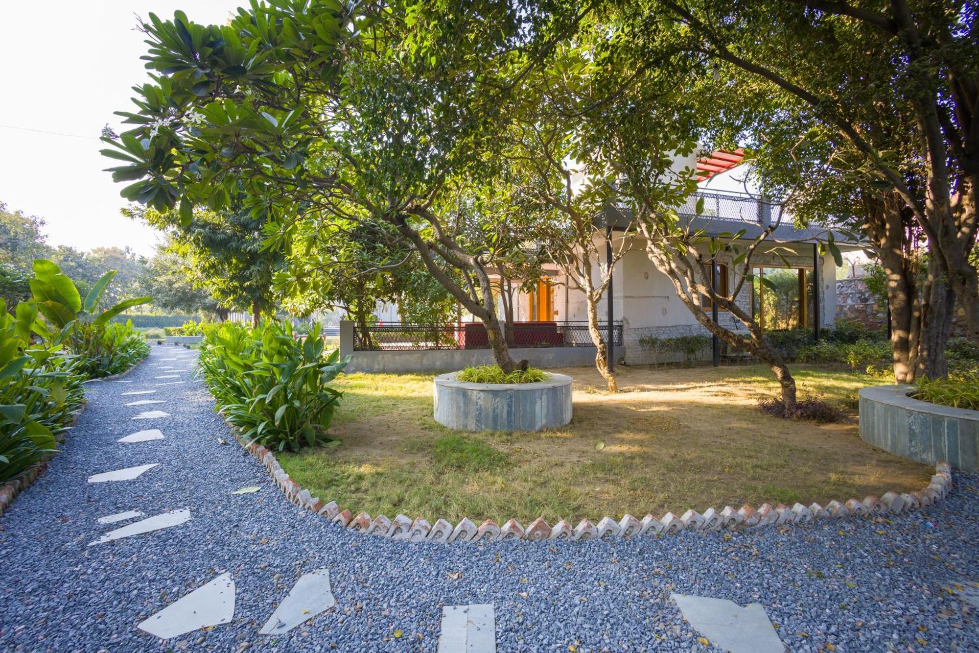 Elivaas Hidden Oasis 4Bhk With Pool, Mud House & Container House Villa Dhauj Exteriör bild
