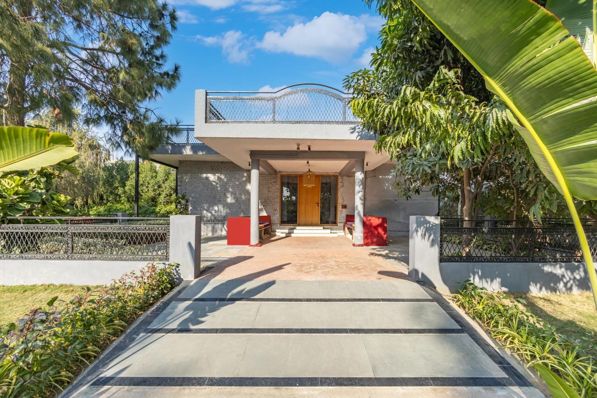 Elivaas Hidden Oasis 4Bhk With Pool, Mud House & Container House Villa Dhauj Exteriör bild
